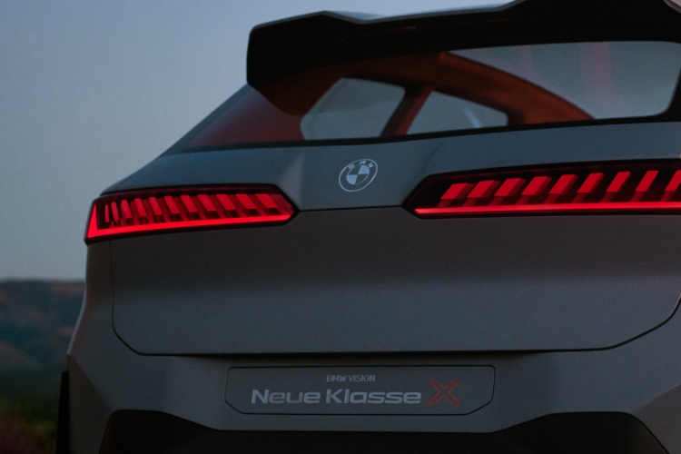 prvi-pogled-na-neue-klasse-kao-sav-bmw-vision-neue-klasse-x-34