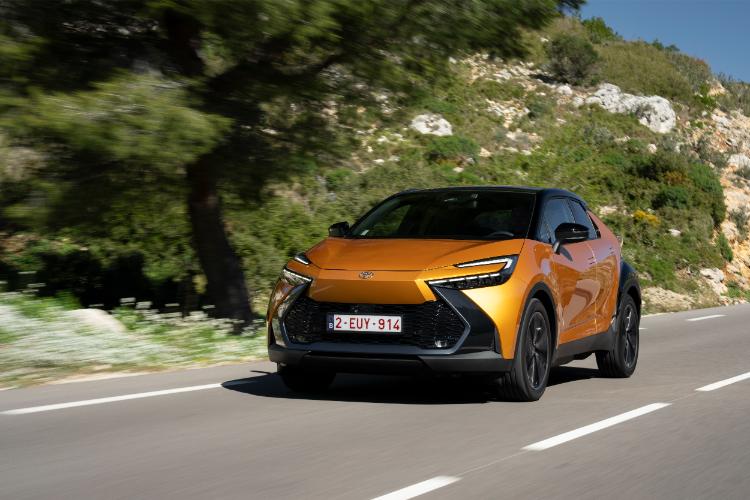 toyota-c-hr-plug-in-hybrid-220-koncept-automobila-za-put-sa-dvostrukom-dnk-38