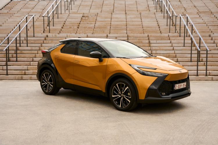 toyota-c-hr-plug-in-hybrid-220-koncept-automobila-za-put-sa-dvostrukom-dnk-75