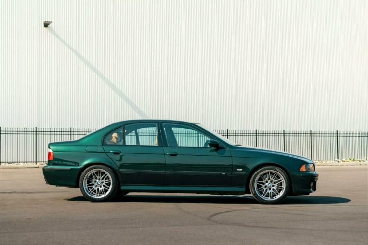 e39-bmw-m5-u-savrsenom-stanju-je-primamljiv-ali-da-li-vredi-vise-od-novog-m3-3