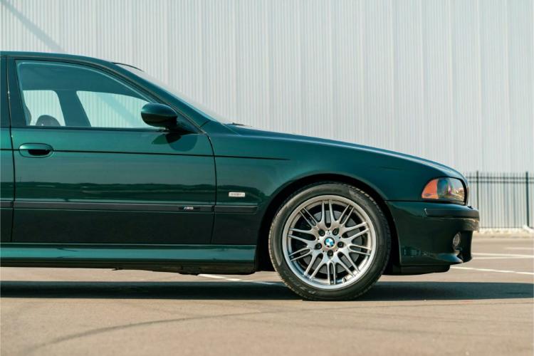 e39-bmw-m5-u-savrsenom-stanju-je-primamljiv-ali-da-li-vredi-vise-od-novog-m3-4