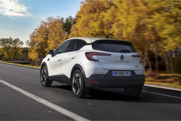 renault-captur-2024-dobija-novi-izgled-i-novu-esprit-alpine-opremu-32