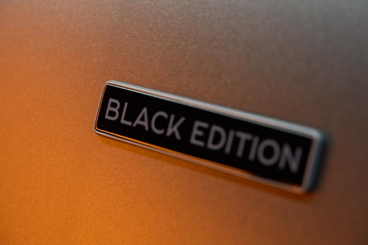 bentley-bentayga-s-black-edition-tamna-strana-luksuza-7