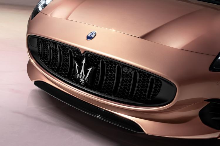 2025-maserati-grancabrio-folgore-zavodljivi-elektricni-kabriolet-dolazi-na-scenu-50