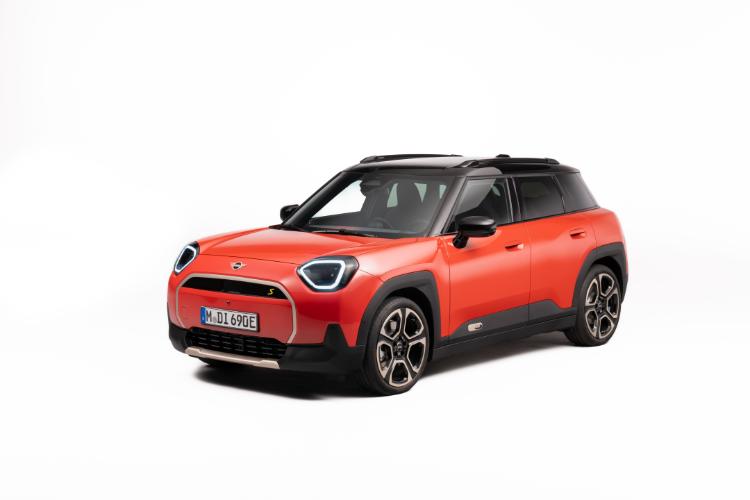 mini-aceman-prvi-crossover-model-za-segment-premijum-malih-automobila-2