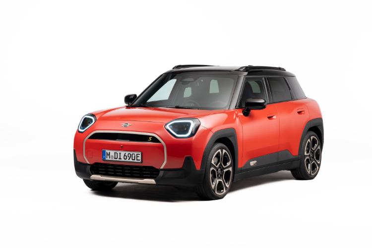 mini-aceman-prvi-crossover-model-za-segment-premijum-malih-automobila-3