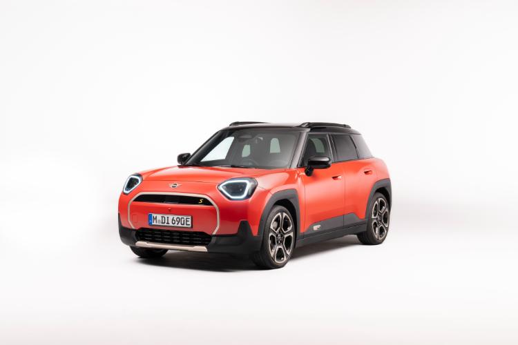 mini-aceman-prvi-crossover-model-za-segment-premijum-malih-automobila-4