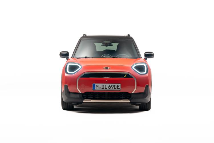 mini-aceman-prvi-crossover-model-za-segment-premijum-malih-automobila-5