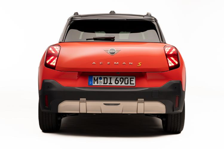 mini-aceman-prvi-crossover-model-za-segment-premijum-malih-automobila-7