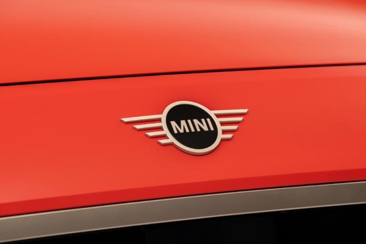 mini-aceman-prvi-crossover-model-za-segment-premijum-malih-automobila-13