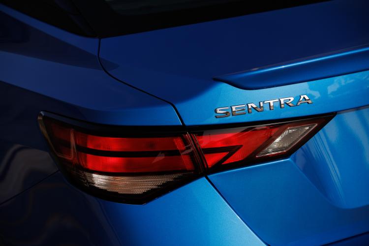 2025-nissan-sentra-savrsena-kombinacija-stila-sigurnosti-i-pristupacne-cene-11