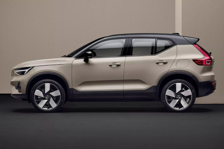 volvo-elektricni-suv-modeli-ponovo-rodeni-kao-ex40-i-ec40-19