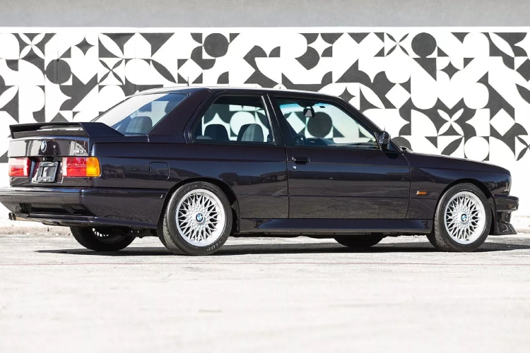 1-od-501-bmw-e30-m3-evolution-ii-je-vrhunski-sportski-automobil-za-voznju-12