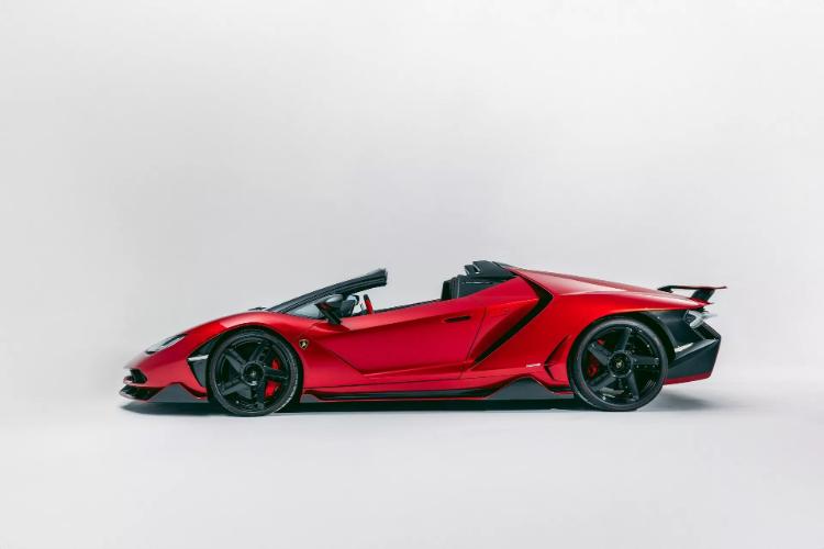 crveni-lamborghini-centenario-roadster-je-pravi-italijanski-jednorog-3