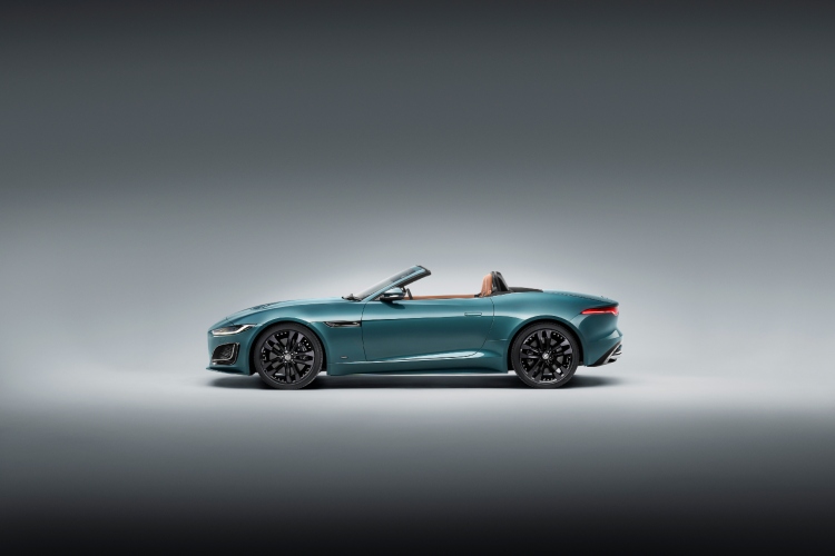 jaguar-obelezava-godisnjicu-sportskih-automobila-sa-poslednjim-f-type-modelom-2