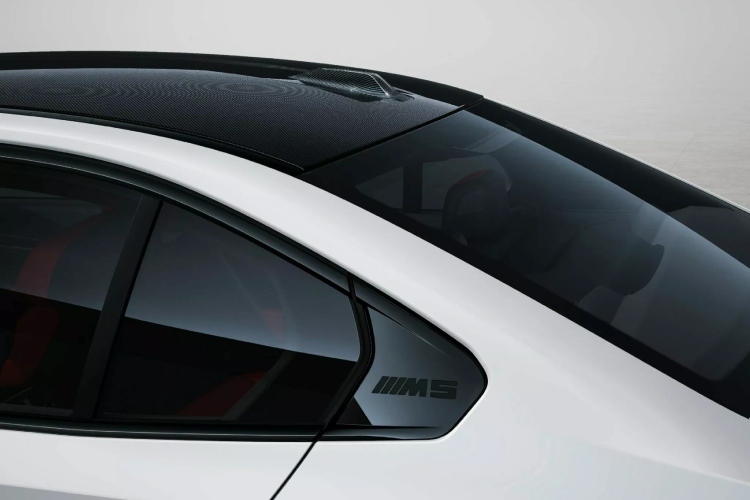 2025-bmw-m5-dobija-dodatnu-dozu-karbona-sa-opcionalnim-m-performance-delovima-6