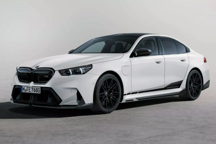 2025-bmw-m5-dobija-dodatnu-dozu-karbona-sa-opcionalnim-m-performance-delovima-13
