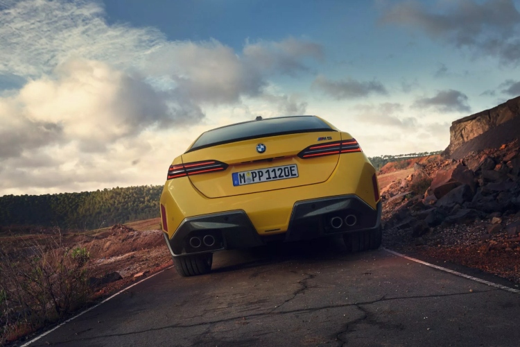 2025-bmw-m5-dobija-dodatnu-dozu-karbona-sa-opcionalnim-m-performance-delovima-21