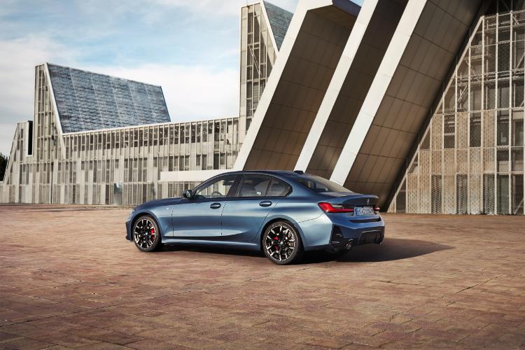 2025-bmw-serije-3-dobija-vise-snage-i-azuriran-izgled-10