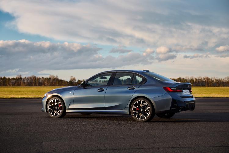 2025-bmw-serije-3-dobija-vise-snage-i-azuriran-izgled-16