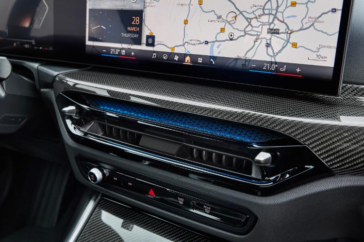 2025-bmw-serije-3-dobija-vise-snage-i-azuriran-izgled-24