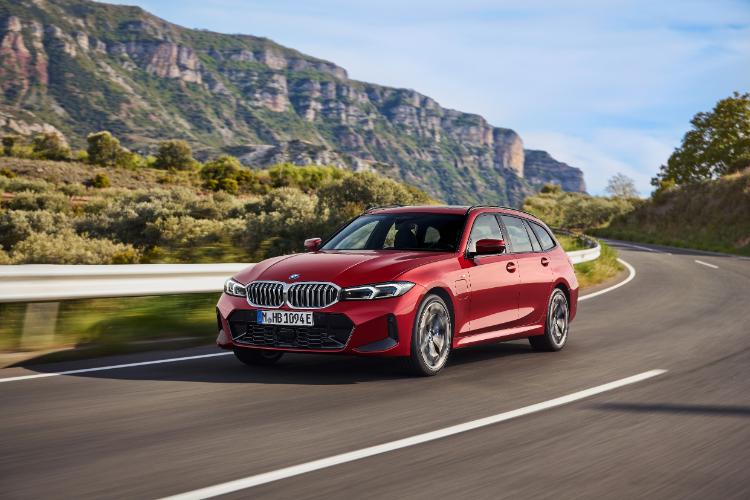 2025-bmw-serije-3-dobija-vise-snage-i-azuriran-izgled-27