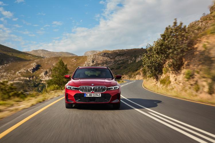 2025-bmw-serije-3-dobija-vise-snage-i-azuriran-izgled-28