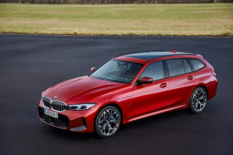 2025-bmw-serije-3-dobija-vise-snage-i-azuriran-izgled-37