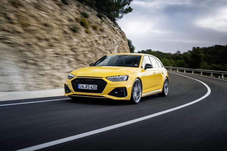 audi-rs4-avant-edition-25-years-odlazi-uz-pojacanu-snagu-i-nadogradnju-sasije-5