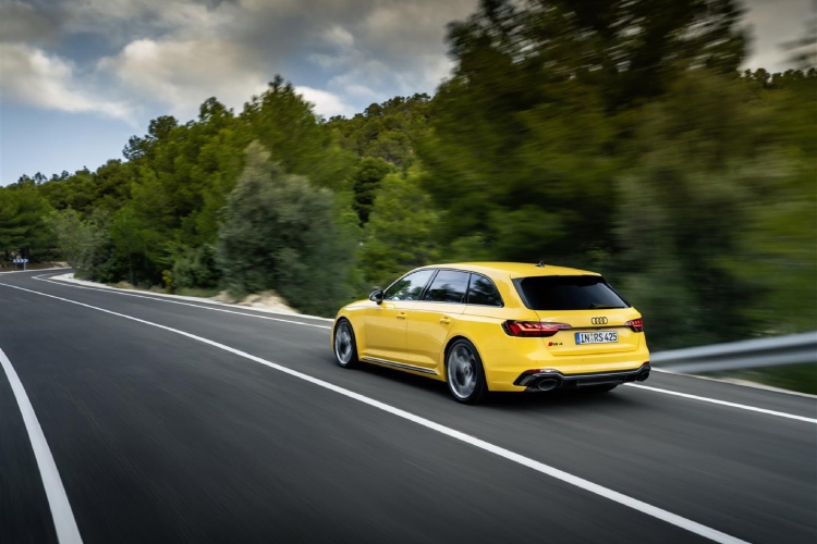 audi-rs4-avant-edition-25-years-odlazi-uz-pojacanu-snagu-i-nadogradnju-sasije-6