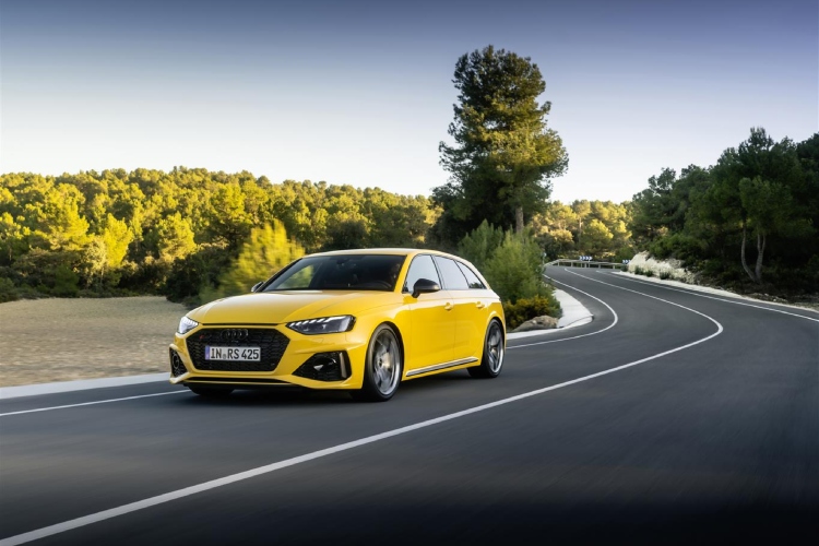 audi-rs4-avant-edition-25-years-odlazi-uz-pojacanu-snagu-i-nadogradnju-sasije-7