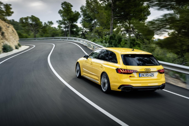 audi-rs4-avant-edition-25-years-odlazi-uz-pojacanu-snagu-i-nadogradnju-sasije-9