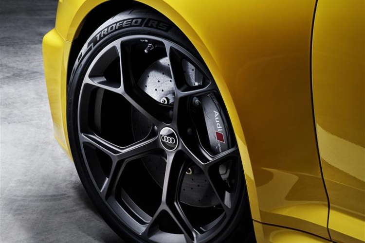 audi-rs4-avant-edition-25-years-odlazi-uz-pojacanu-snagu-i-nadogradnju-sasije-11