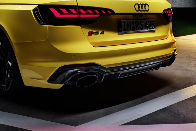 audi-rs4-avant-edition-25-years-odlazi-uz-pojacanu-snagu-i-nadogradnju-sasije-12