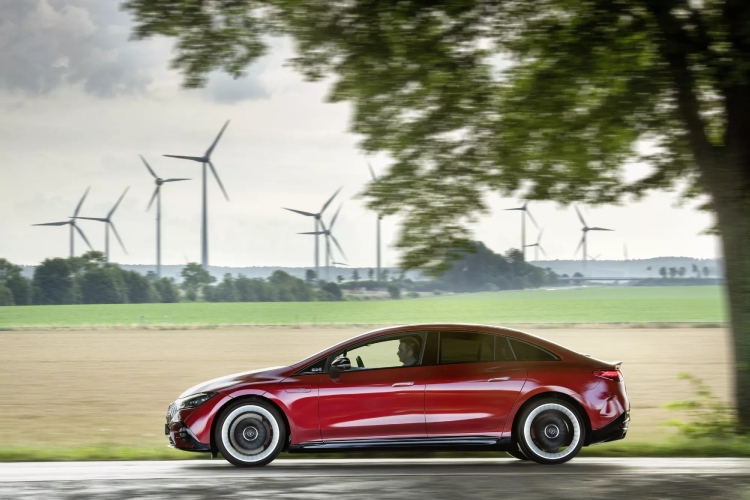 mercedes-eqe-i-eqs-elektricni-automobili-mogu-se-neocekivano-iskljuciti-3