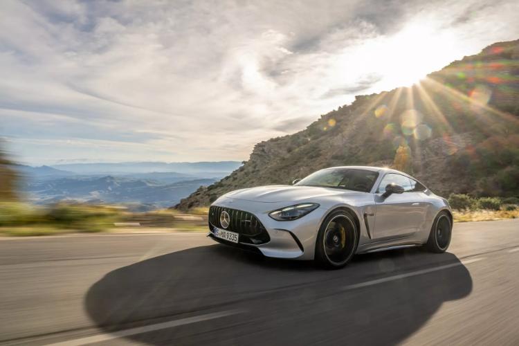 2024-mercedes-amg-gt-stize-ovog-proleca-sa-v8-snagom-i-cenom-od-134900-dolara-1