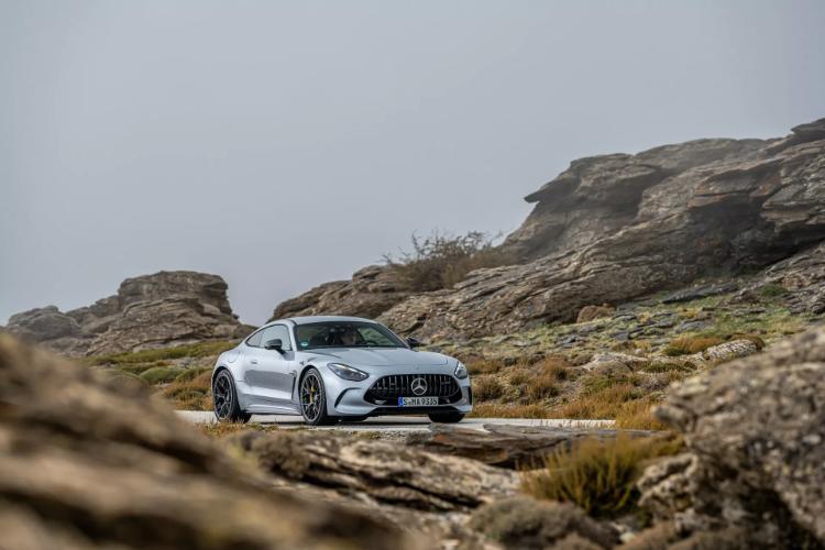 2024-mercedes-amg-gt-stize-ovog-proleca-sa-v8-snagom-i-cenom-od-134900-dolara-3