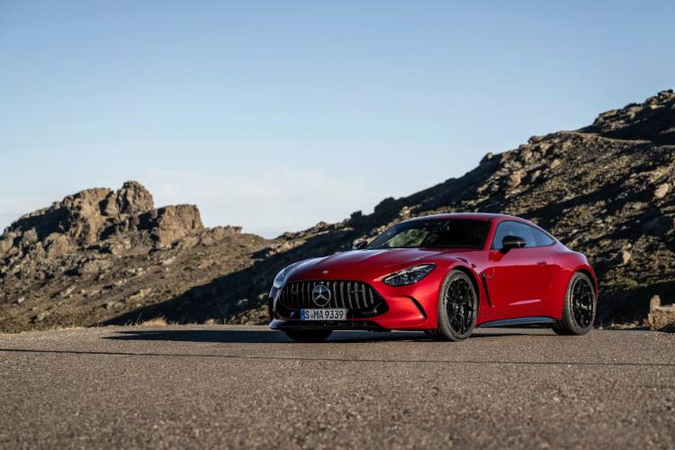 2024-mercedes-amg-gt-stize-ovog-proleca-sa-v8-snagom-i-cenom-od-134900-dolara-22