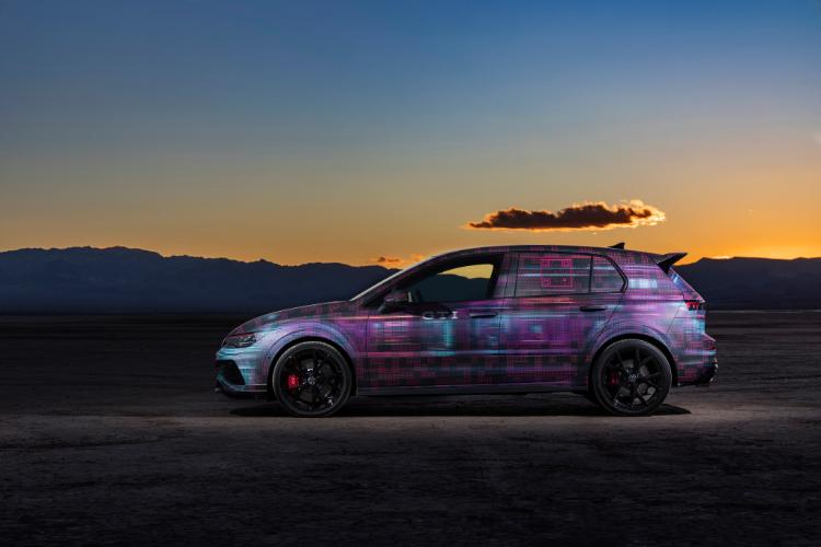 volkswagen-zapocinje-predprodaju-novog-mocnijeg-golf-gti01-7