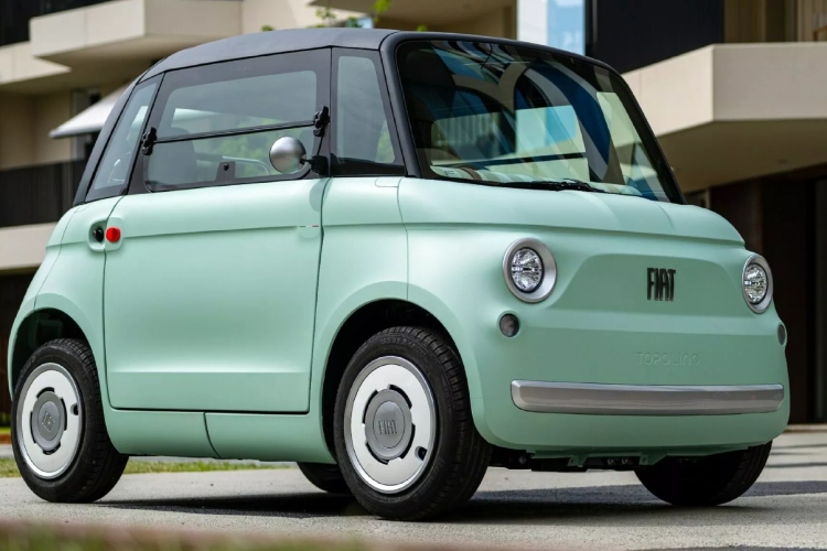 policija-zaplenila-fiat-ev-vozila-zbog-italijanske-zastave-dok-sukob-izmedu-stellantisa-i-vlade-raste-3
