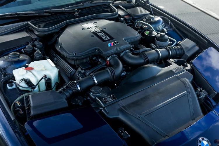 manhart-povecava-velicanstvenost-bmw-e31-serije-8-sa-e39-m5-v8-rucnim-menjacem-16