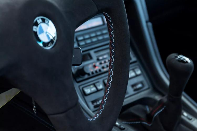 manhart-povecava-velicanstvenost-bmw-e31-serije-8-sa-e39-m5-v8-rucnim-menjacem-20