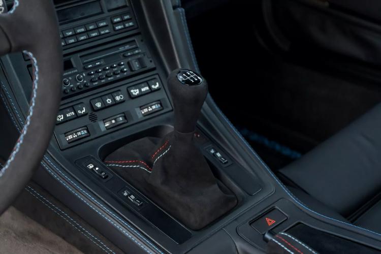 manhart-povecava-velicanstvenost-bmw-e31-serije-8-sa-e39-m5-v8-rucnim-menjacem-21