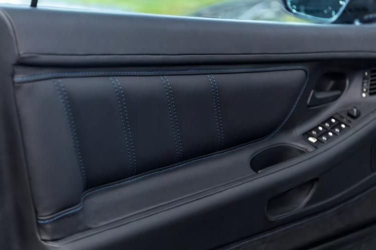 manhart-povecava-velicanstvenost-bmw-e31-serije-8-sa-e39-m5-v8-rucnim-menjacem-23