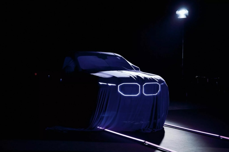 barusansti-bmw-xm-mystique-allure-u-centru-paznje-5