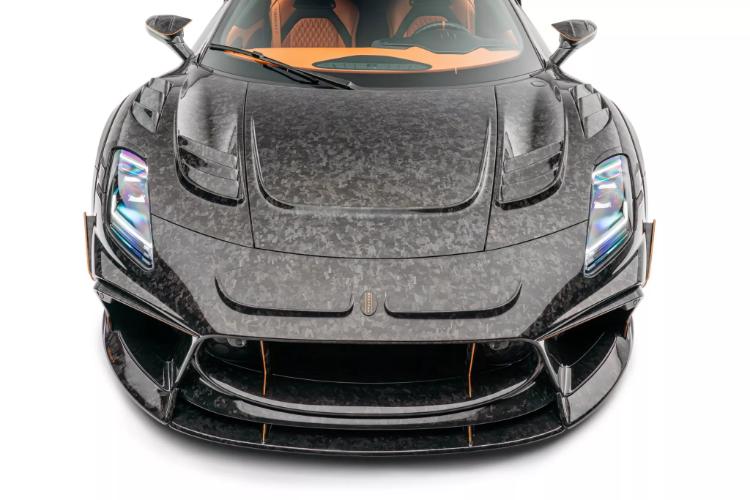 mansory-pretvara-maserati-mc20-u-betmobil-sa-740-ks-8