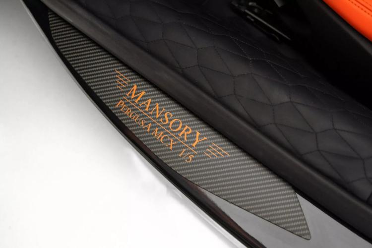 mansory-pretvara-maserati-mc20-u-betmobil-sa-740-ks-17