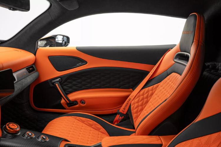 mansory-pretvara-maserati-mc20-u-betmobil-sa-740-ks-21