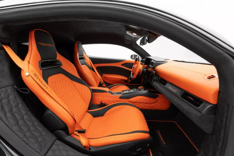 mansory-pretvara-maserati-mc20-u-betmobil-sa-740-ks-23