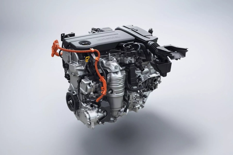 honda-civic-2025-dobija-hibridnu-opciju-sa-200-ks-i-novi-sportski-dizajn-2